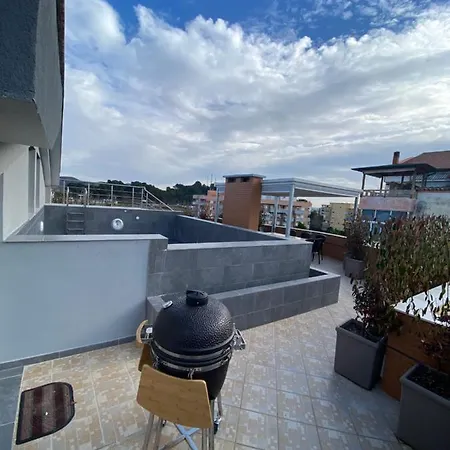 Luxury Penthouse Swimming Pool Mali Robit * Golem (Tirana)
