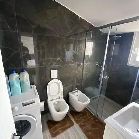 아파트 Luxury Penthouse Swimming Pool Mali Robit 골렘